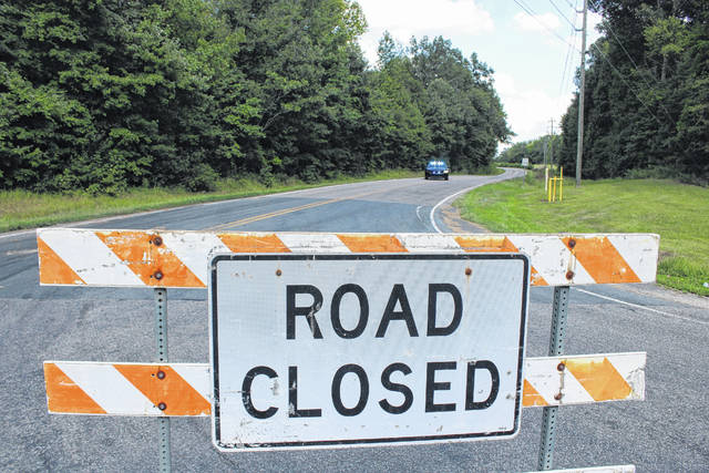 127480792_web1_PlaneCrash
Gavin Stone | Daily Journal
Law enforcement block the roads that lead to the crash site on Friday. The FAA denied medias access to the area.